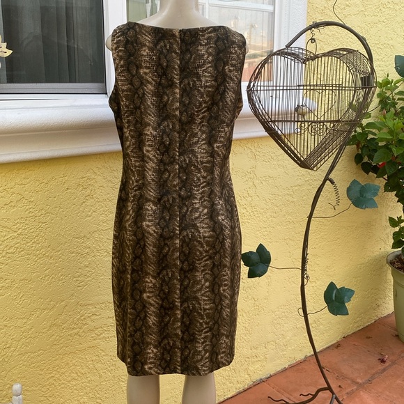 C D C Short Sleeve Dress - Picture 4 of 6